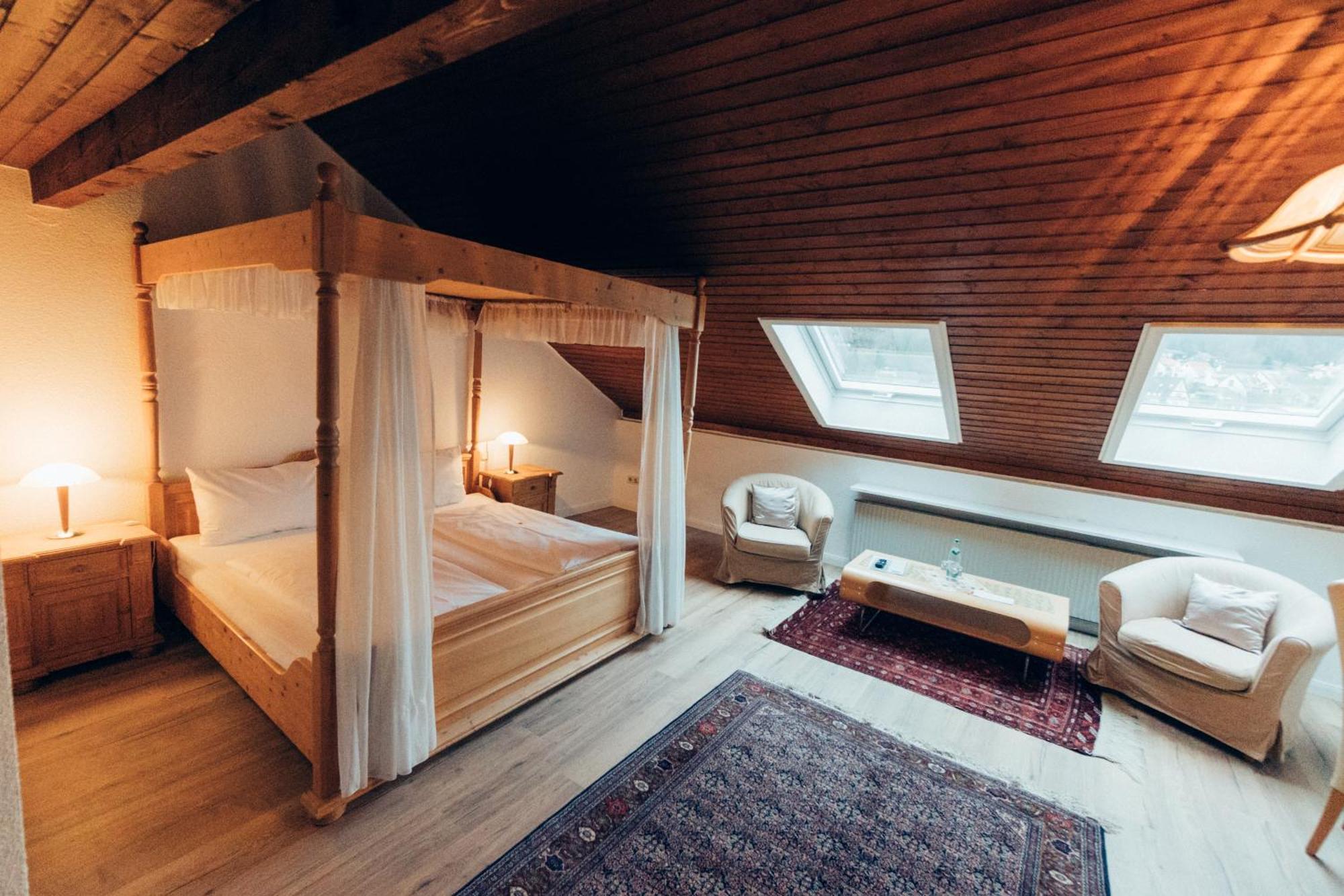Gasthof Hotel Zur Post Egloffstein 外观 照片