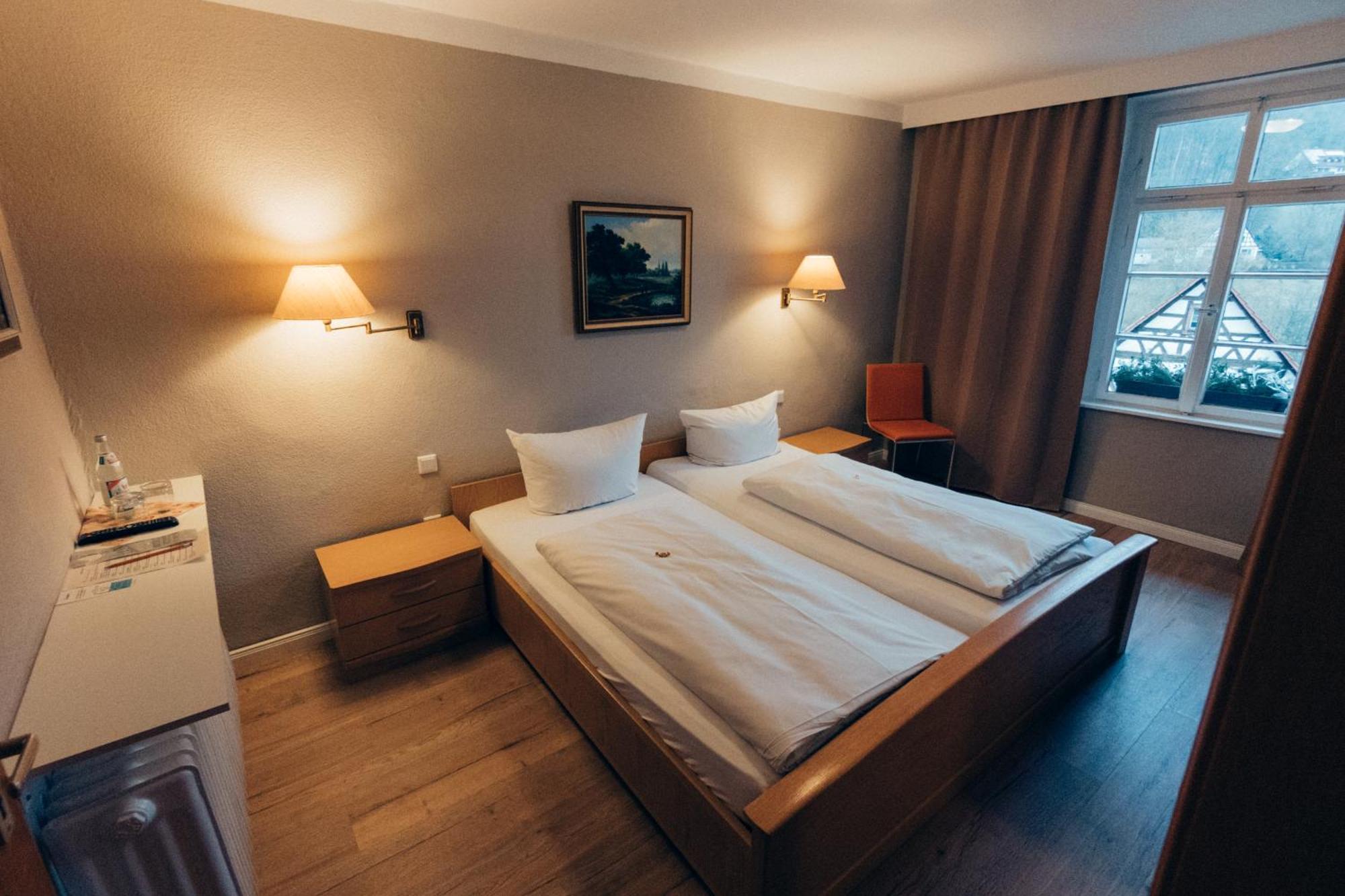 Gasthof Hotel Zur Post Egloffstein 外观 照片